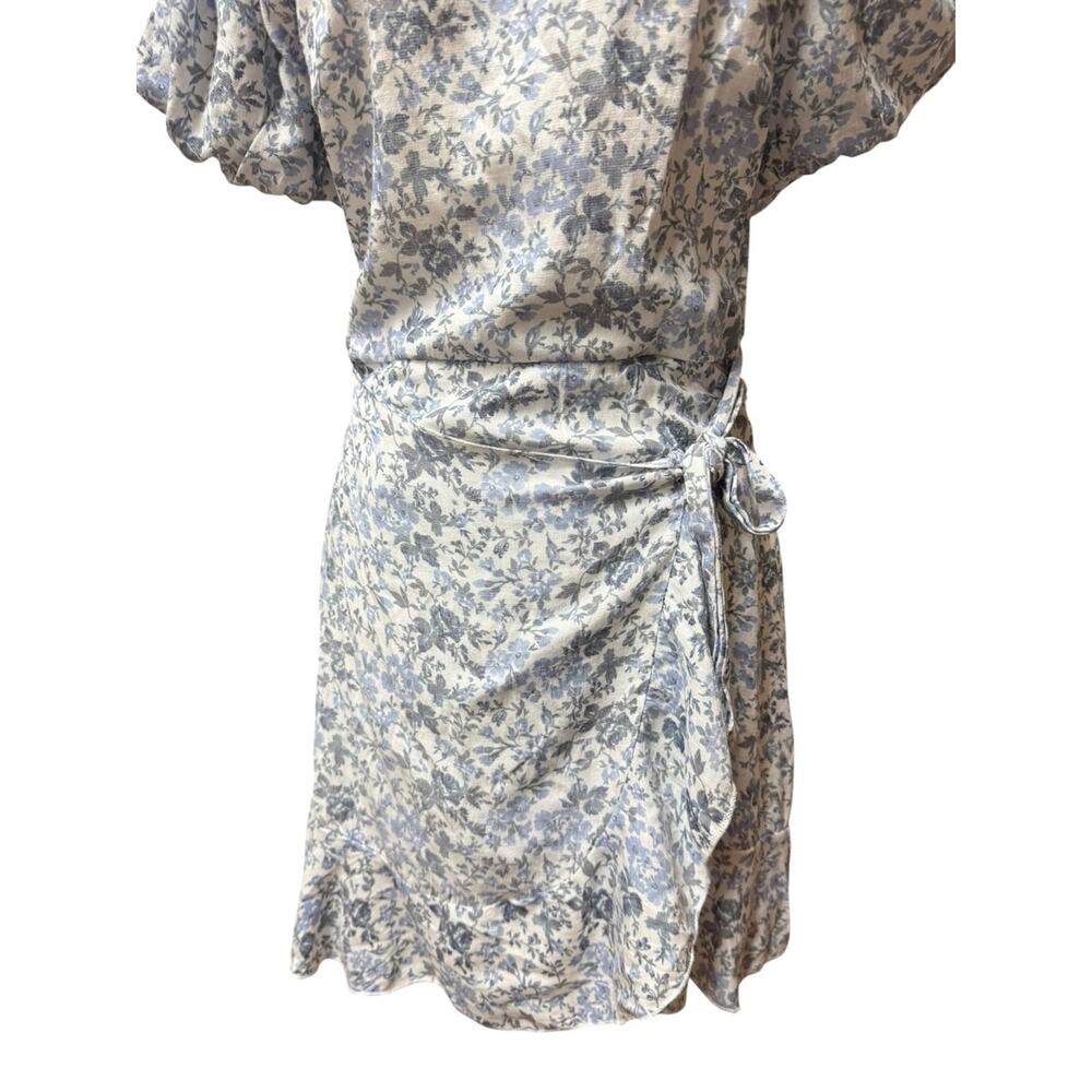 Trixxi Cream and Light Blue Puff-Sleeve Wrap Floral Mini Dress Small - Picture 6 of 9